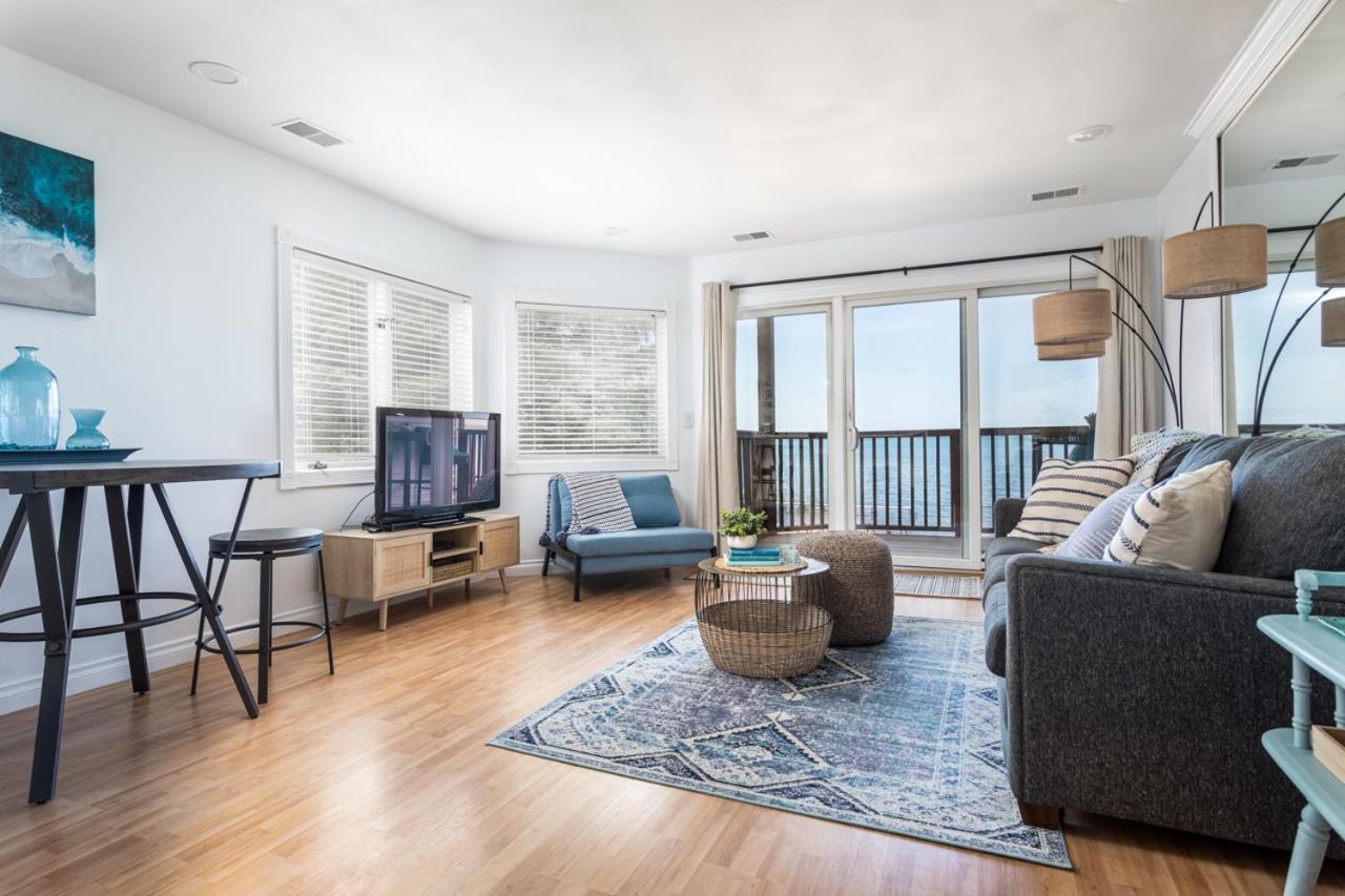 New Listing Beach Bliss 211! Stunning Bay View Traverse City Exterior foto