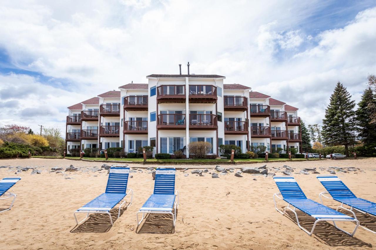 New Listing Beach Bliss 211! Stunning Bay View Traverse City Exterior foto