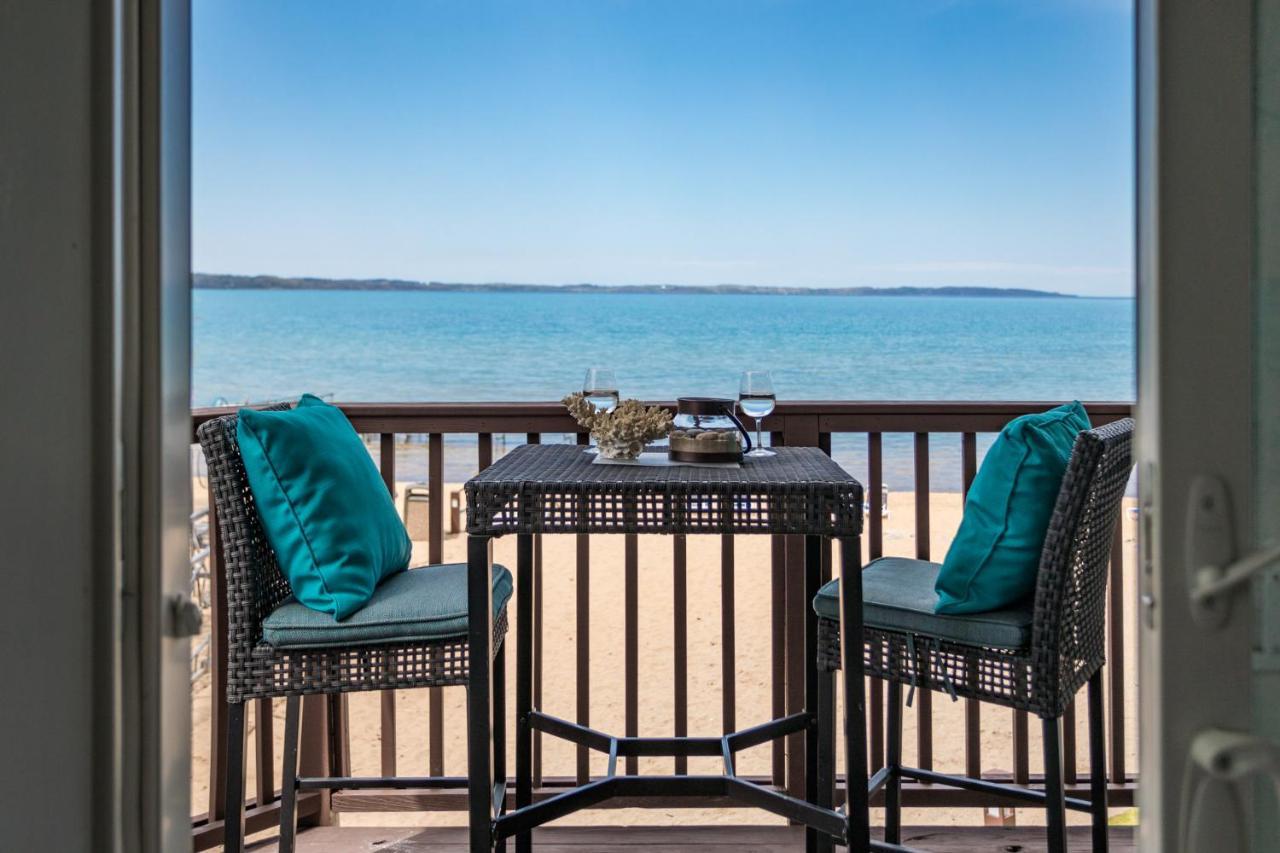 New Listing Beach Bliss 211! Stunning Bay View Traverse City Exterior foto