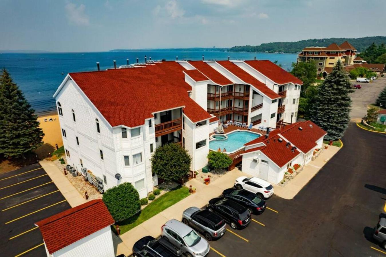 New Listing Beach Bliss 211! Stunning Bay View Traverse City Exterior foto